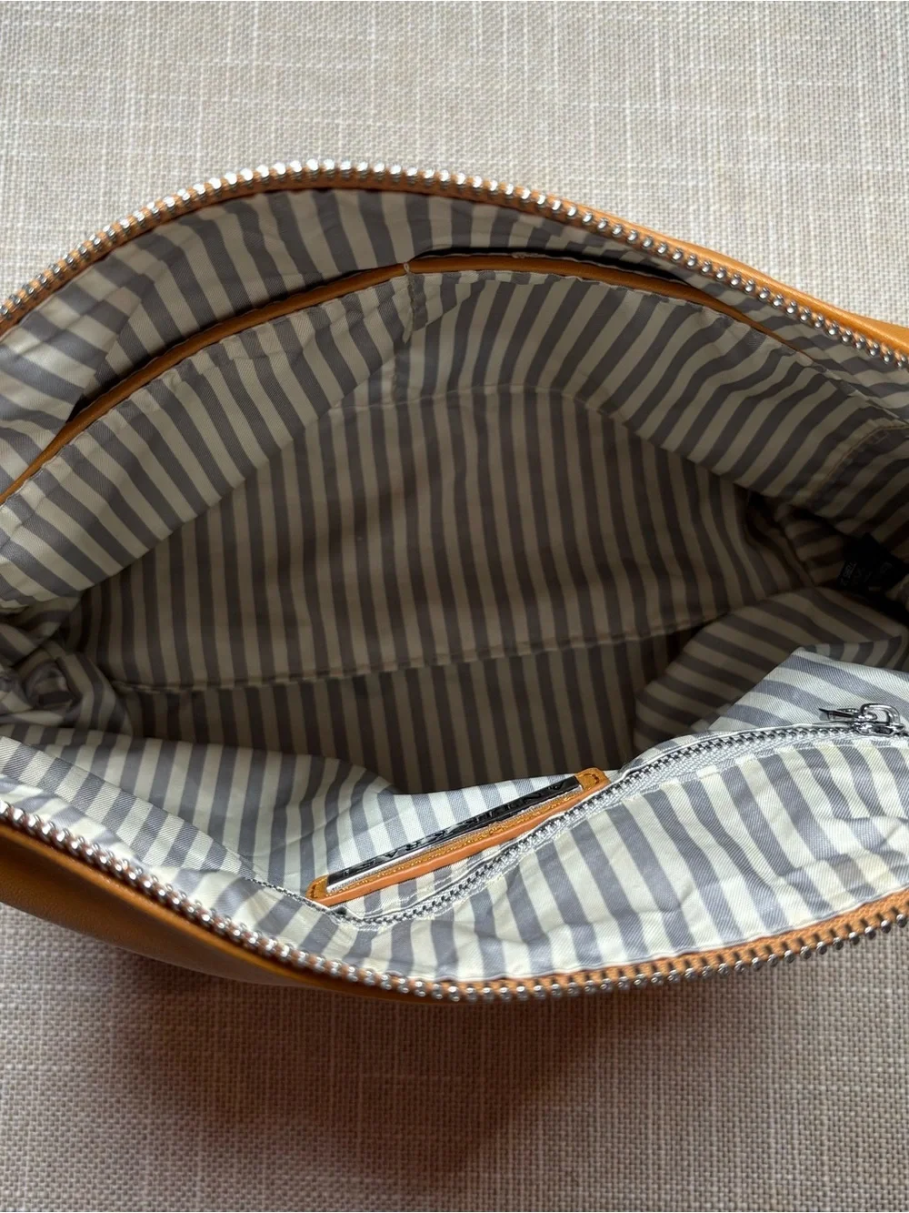 Antik Kraft Tan Leather Zip Cosmetic Pouch